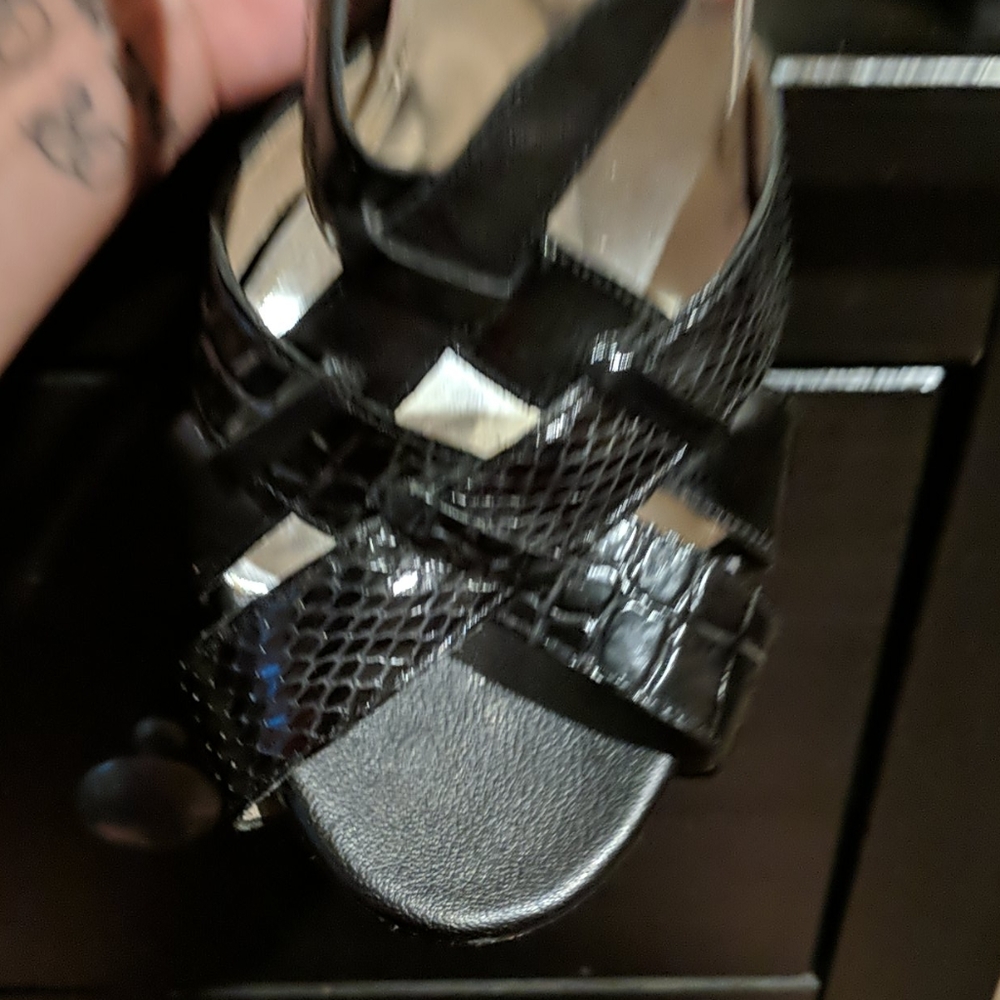 Heels - Picture 5 of 9
